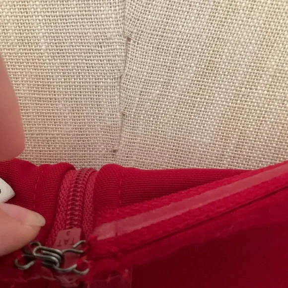 NWT Alice & Olivia Dorinda Red Off The Shoulder Midi Dress - Picture 7 of 16